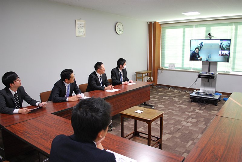 システムの特徴：ビデオ会議の様子