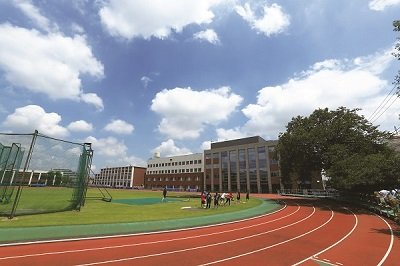 日本女子体育大学様：校舎外観の画像